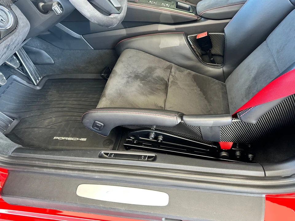 2021 Porsche 718 Cayman GT4 - Image 20 of 28