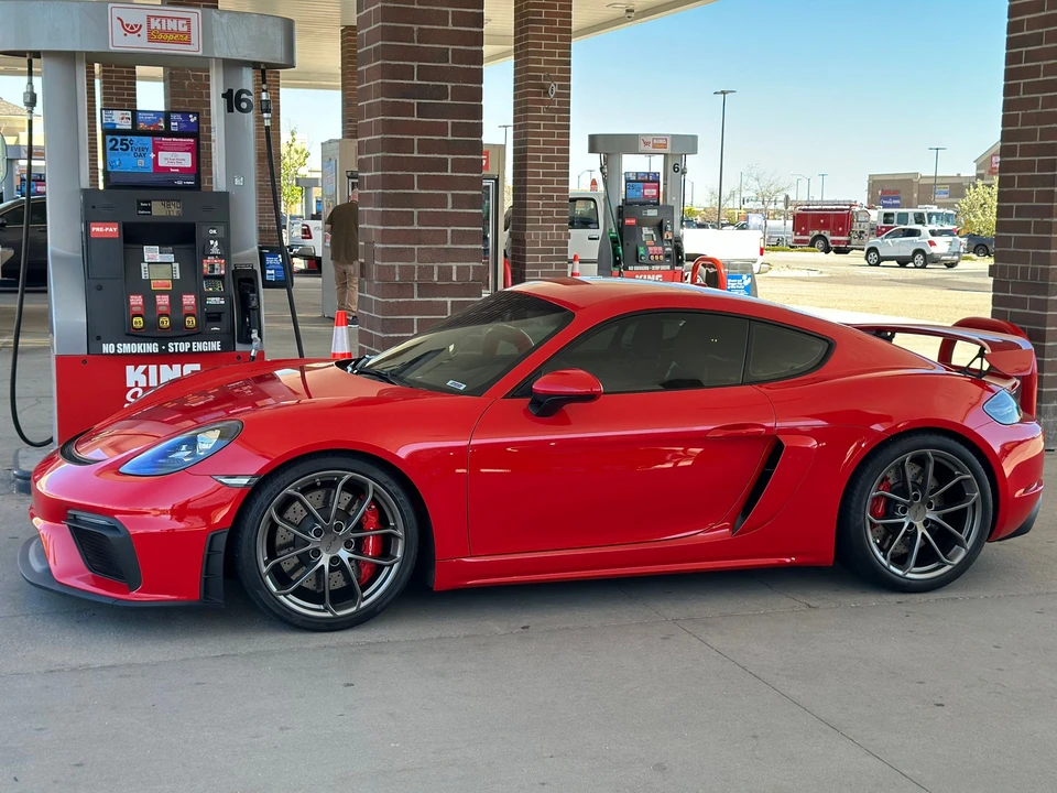 2021 Porsche 718 Cayman GT4 - Image 9 of 28