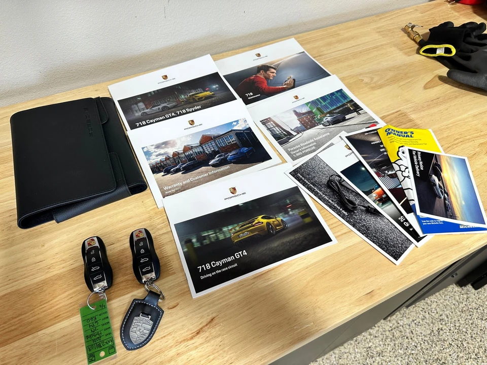2021 Porsche 718 Cayman GT4 - Image 26 of 28