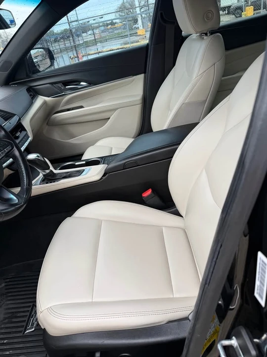 2021 Cadillac - Image 6 of 8