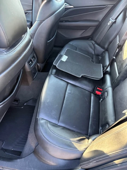 2021 Cadillac - Image 8 of 10