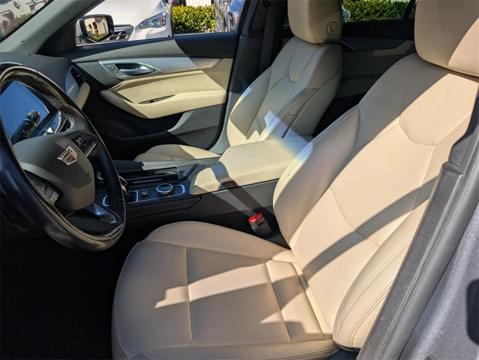 2021 Cadillac CT5 - Image 10 of 12