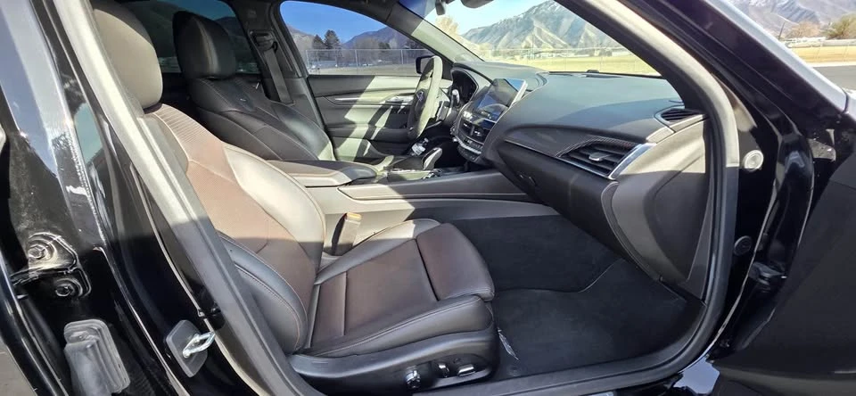 2021 Cadillac CT5-V - Image 10 of 12