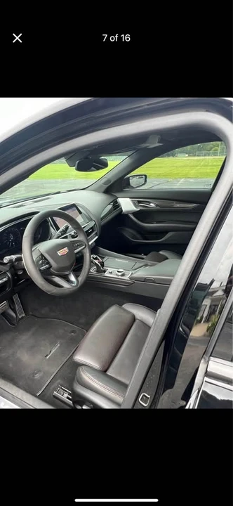 2021 Cadillac - Image 7 of 10