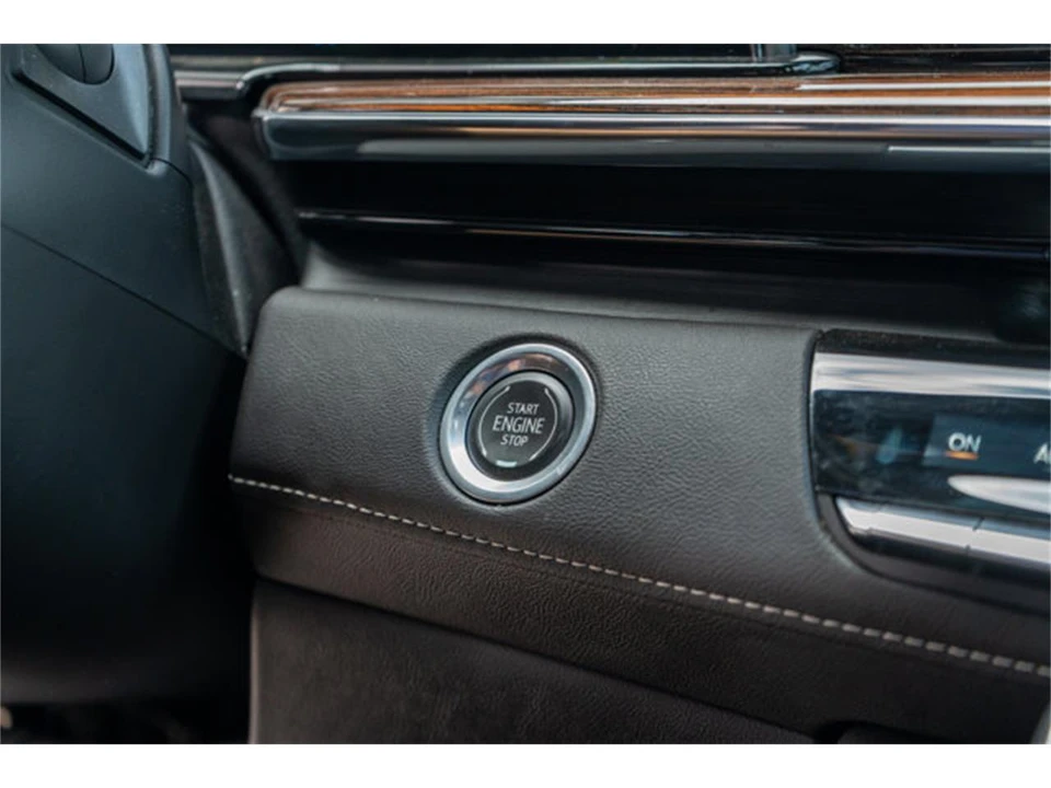 2021 Cadillac Escalade 5th Gen - Image 28 of 31