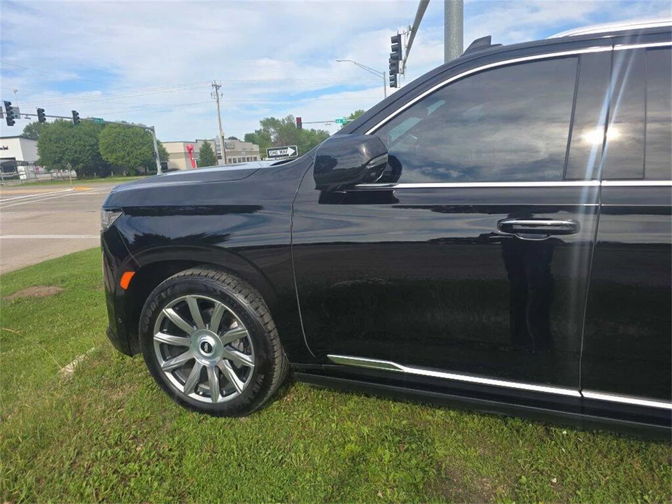 2021 Cadillac Escalade 5th Gen - Image 13 of 31