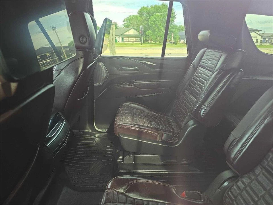 2021 Cadillac Escalade 5th Gen - Image 15 of 31