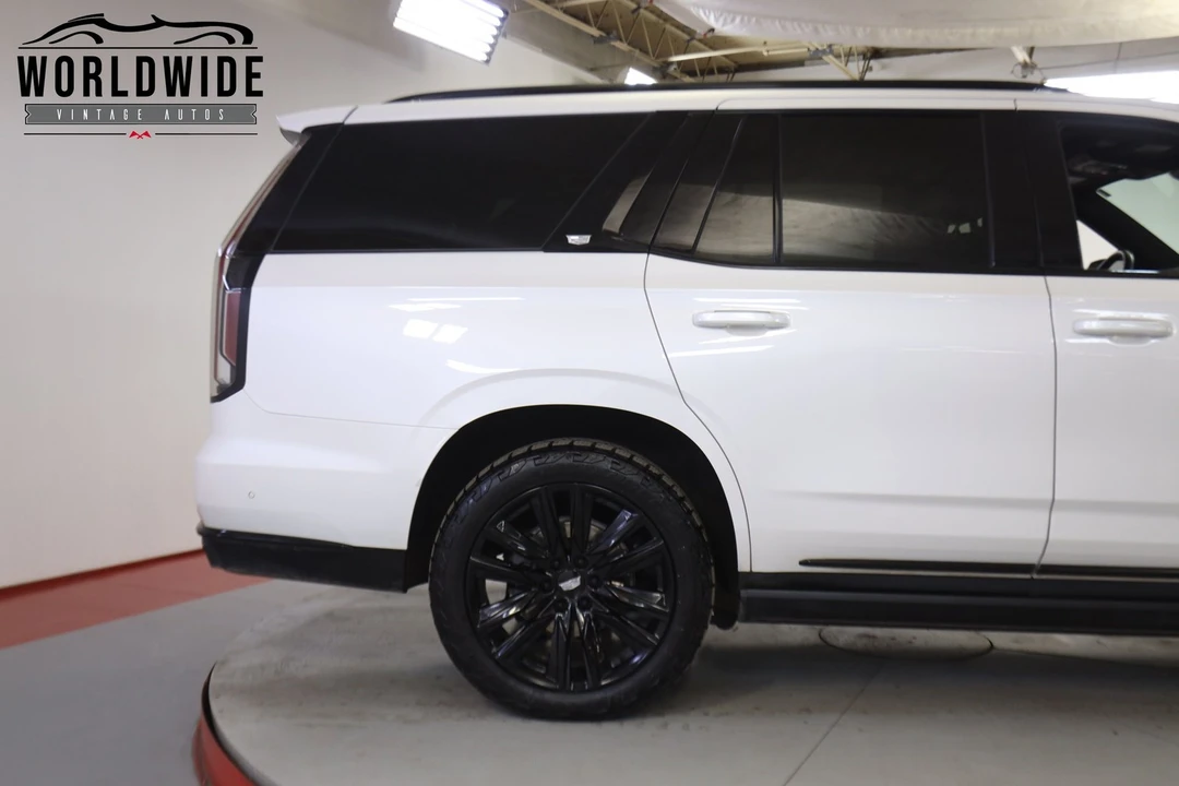 2021 Cadillac Escalade 5th Gen - Image 9 of 12