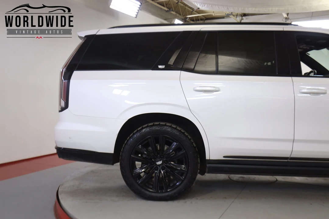 2021 Cadillac Escalade 5th Gen - Image 9 of 12