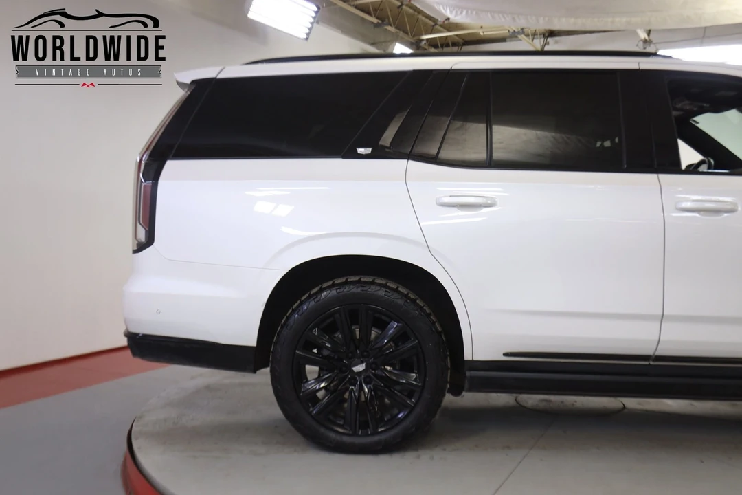 2021 Cadillac Escalade 5th Gen - Image 9 of 12