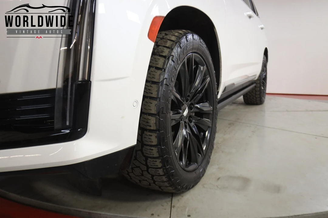 2021 Cadillac Escalade 5th Gen - Image 11 of 12
