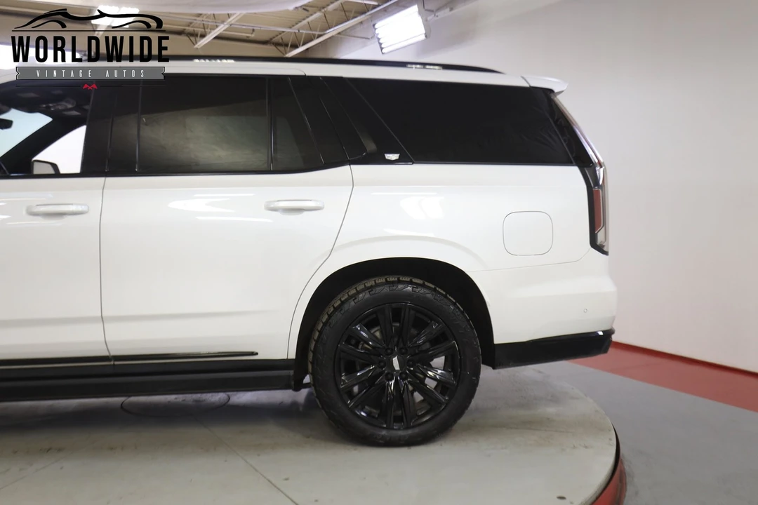 2021 Cadillac Escalade 5th Gen - Image 10 of 12