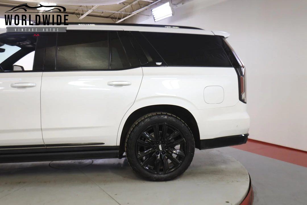 2021 Cadillac Escalade 5th Gen - Image 10 of 12