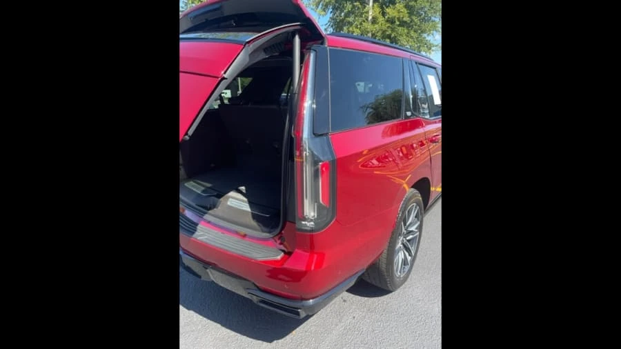 2021 Cadillac Escalade 5th Gen - Image 14 of 16