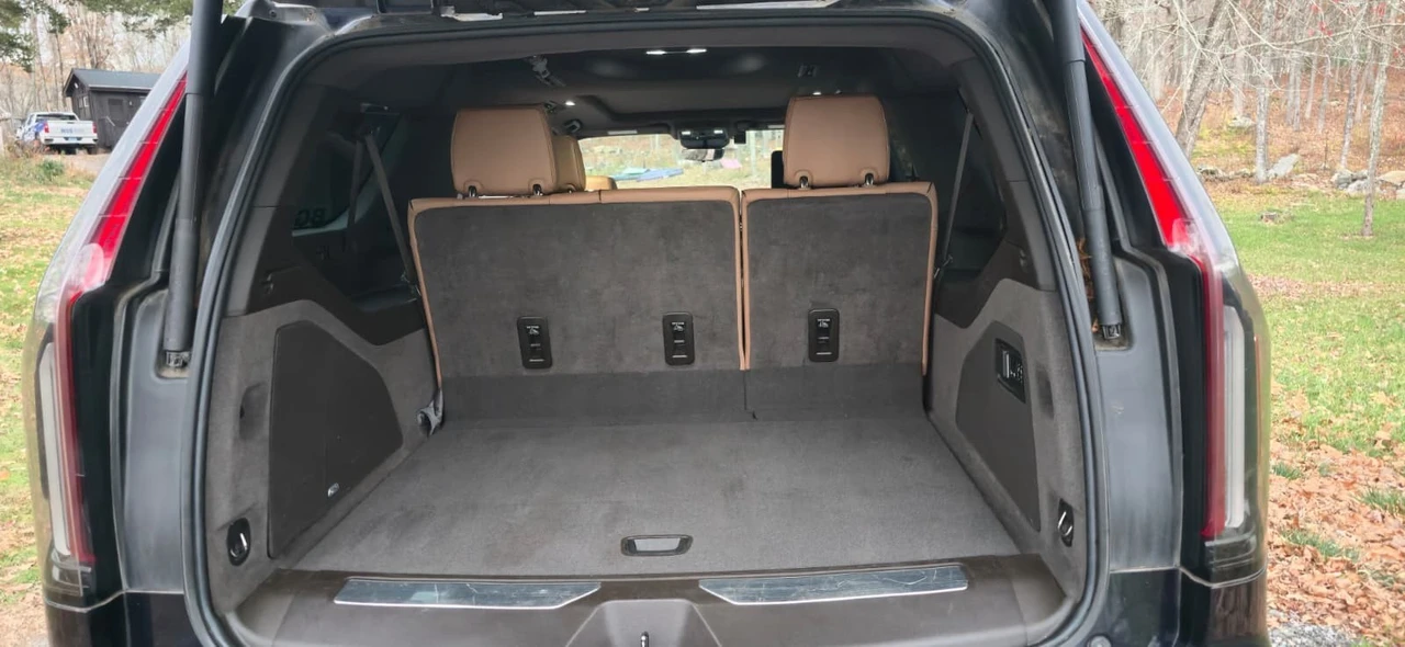 2021 Cadillac Escalade 5th Gen - Image 6 of 9