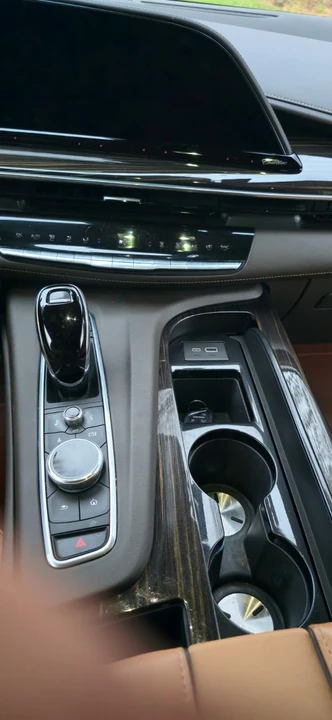 2021 Cadillac Escalade 5th Gen - Image 2 of 9