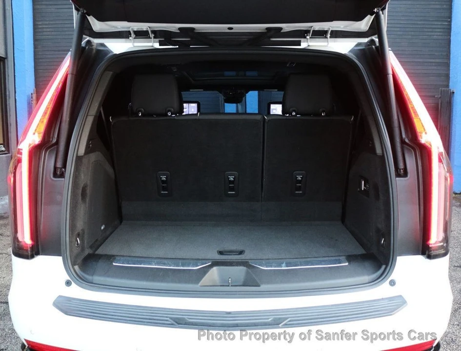 2021 Cadillac Escalade 5th Gen - Image 8 of 12