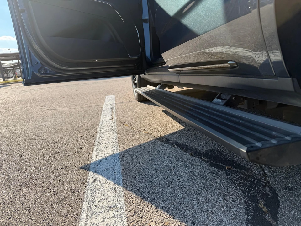 2021 Cadillac Escalade 5th Gen - Image 25 of 31