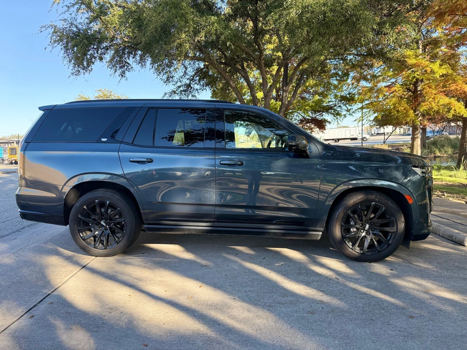 2021 Cadillac Escalade 5th Gen - Image 18 of 31