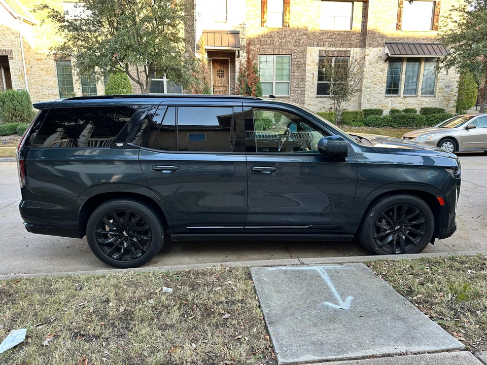 2021 Cadillac Escalade 5th Gen - Image 20 of 31