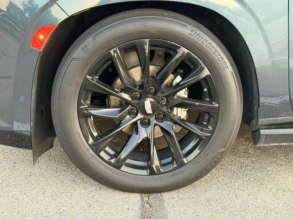 2021 Cadillac Escalade 5th Gen - Image 28 of 31