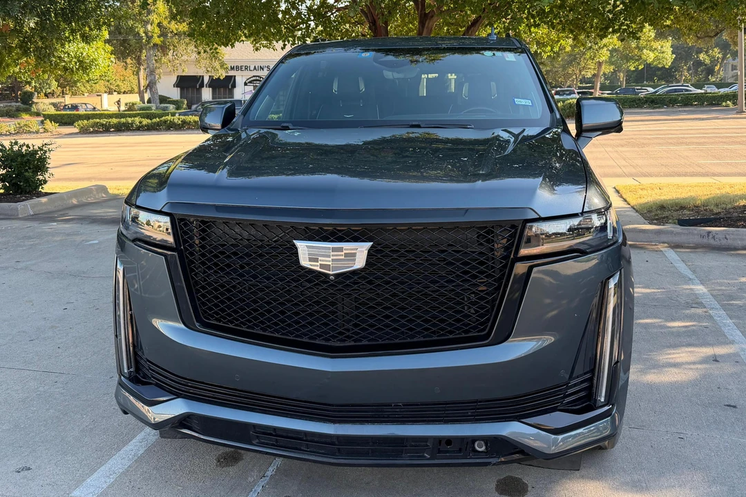 2021 Cadillac Escalade 5th Gen - Image 2 of 31