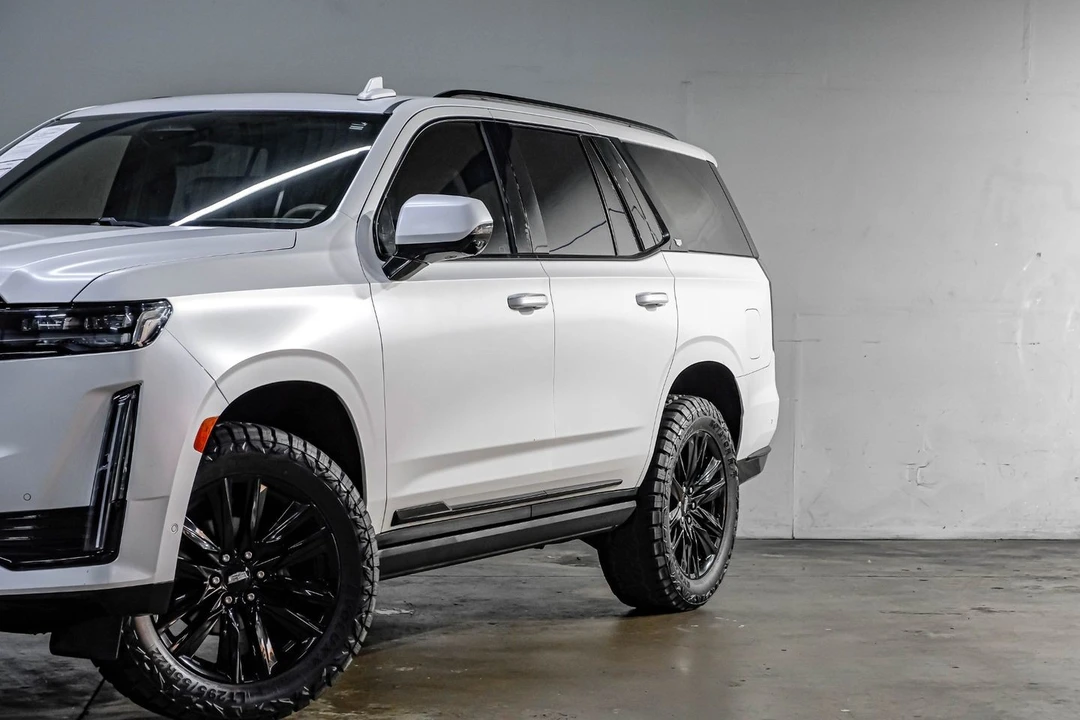 2021 Cadillac Escalade 5th Gen - Image 10 of 21