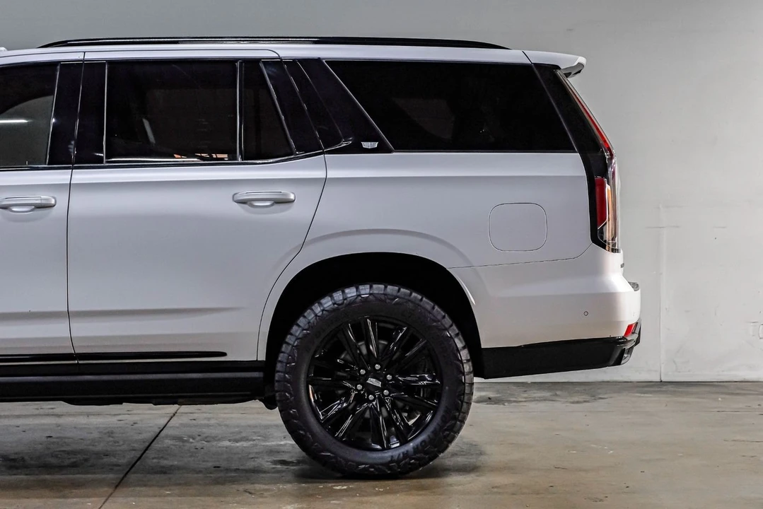 2021 Cadillac Escalade 5th Gen - Image 19 of 21