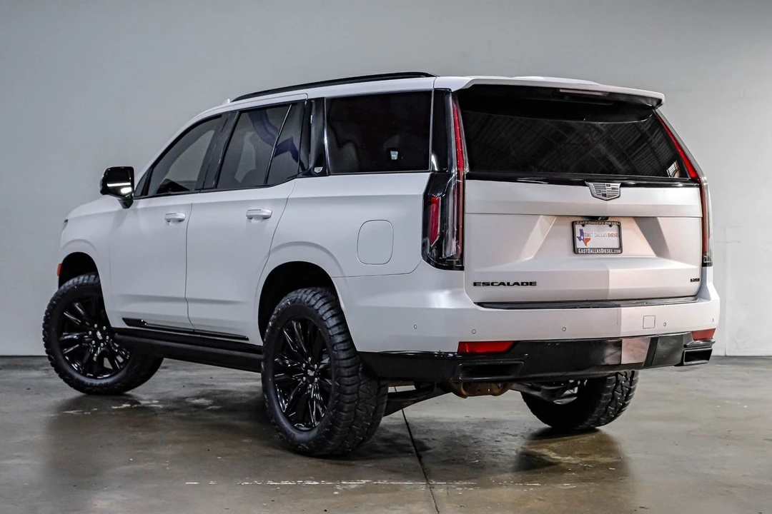 2021 Cadillac Escalade 5th Gen - Image 16 of 21