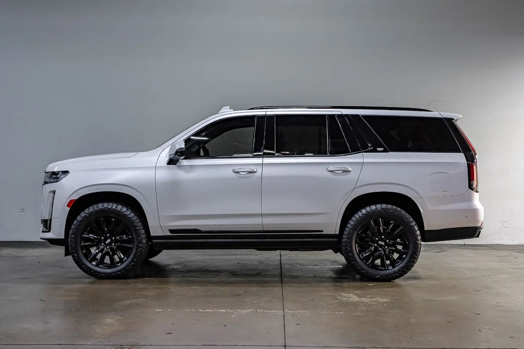2021 Cadillac Escalade 5th Gen - Image 17 of 21