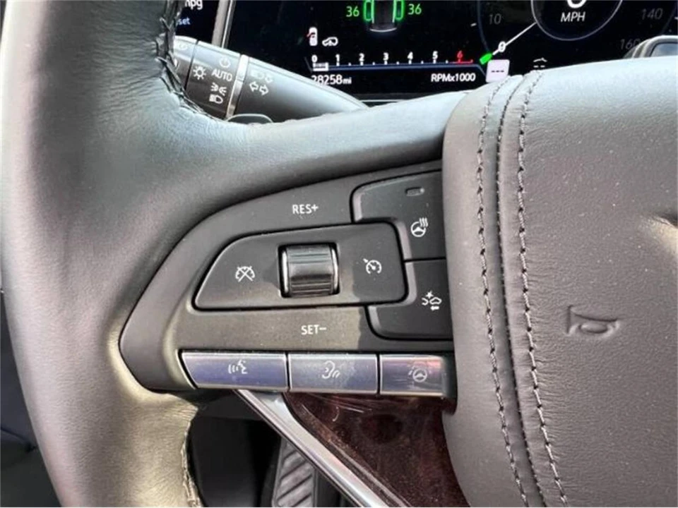 2021 Cadillac Escalade 5th Gen - Image 18 of 19