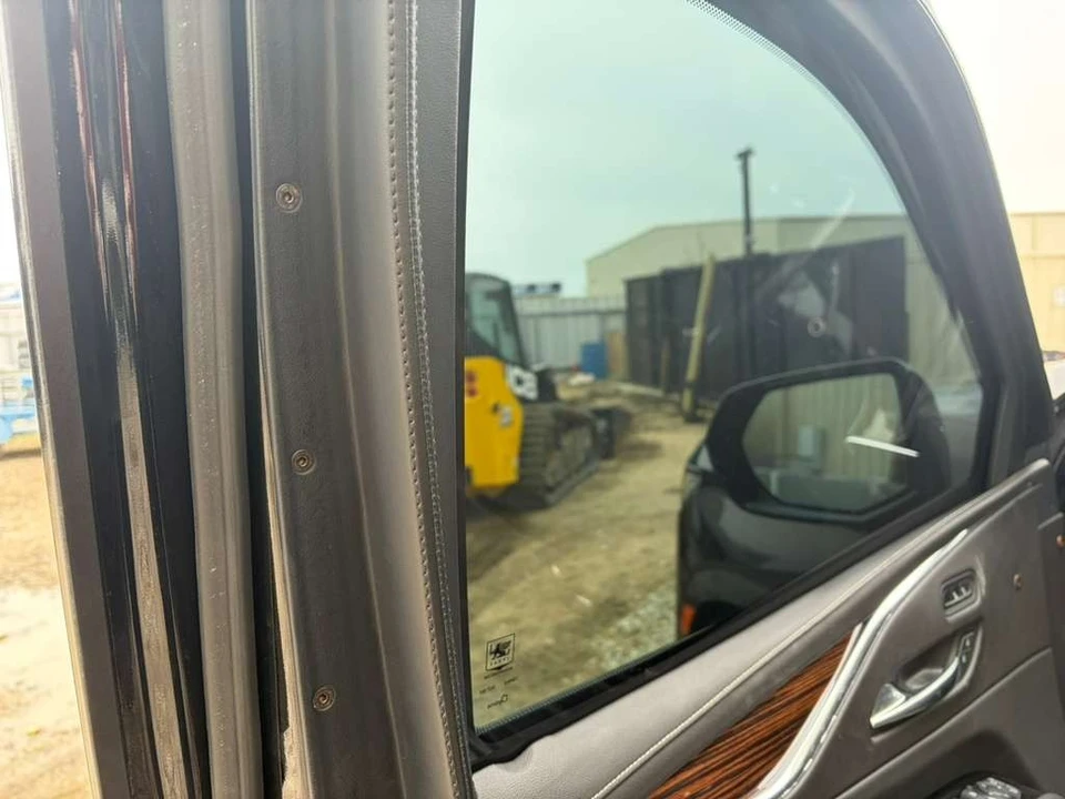 2021 Cadillac Escalade 5th Gen - Image 13 of 13