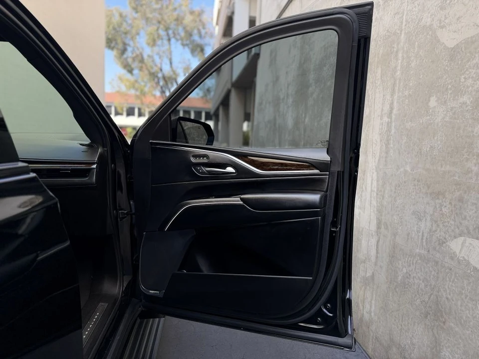2021 Cadillac Escalade 5th Gen - Image 18 of 21