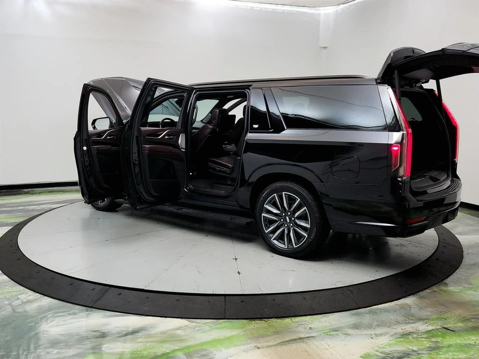 2021 Cadillac Escalade 5th Gen - Image 12 of 21