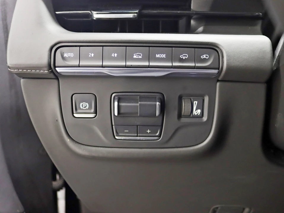 2021 Cadillac Escalade 5th Gen - Image 16 of 21