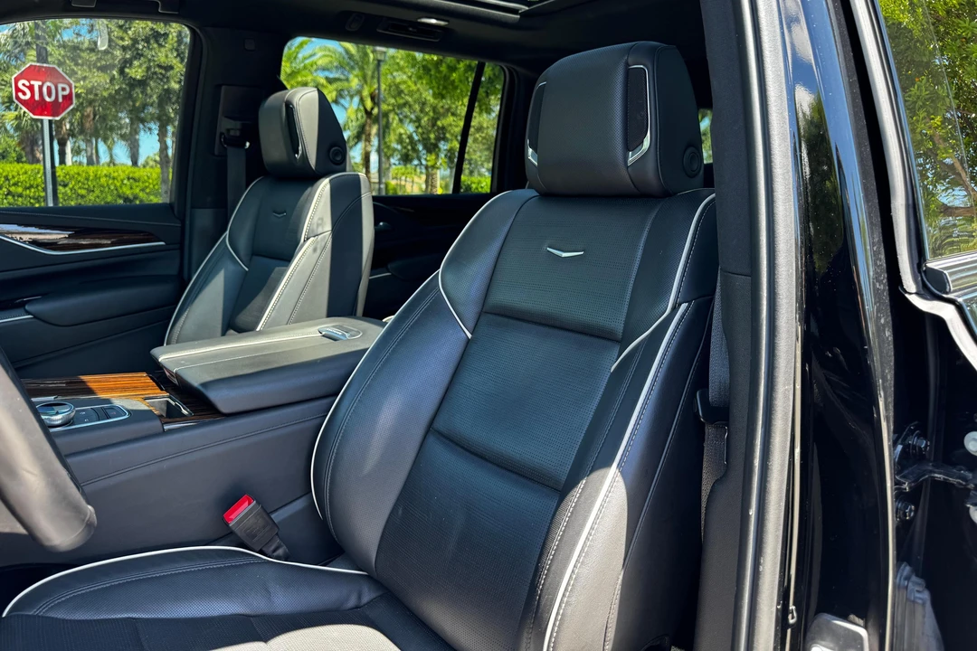 2021 Cadillac Escalade 5th Gen - Image 16 of 31
