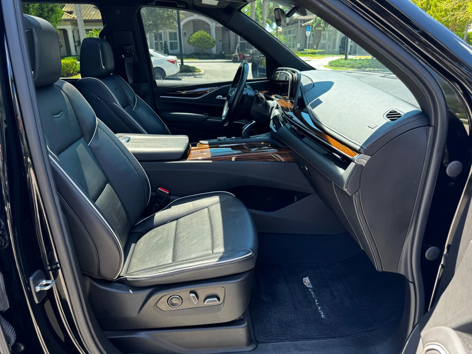 2021 Cadillac Escalade 5th Gen - Image 20 of 31