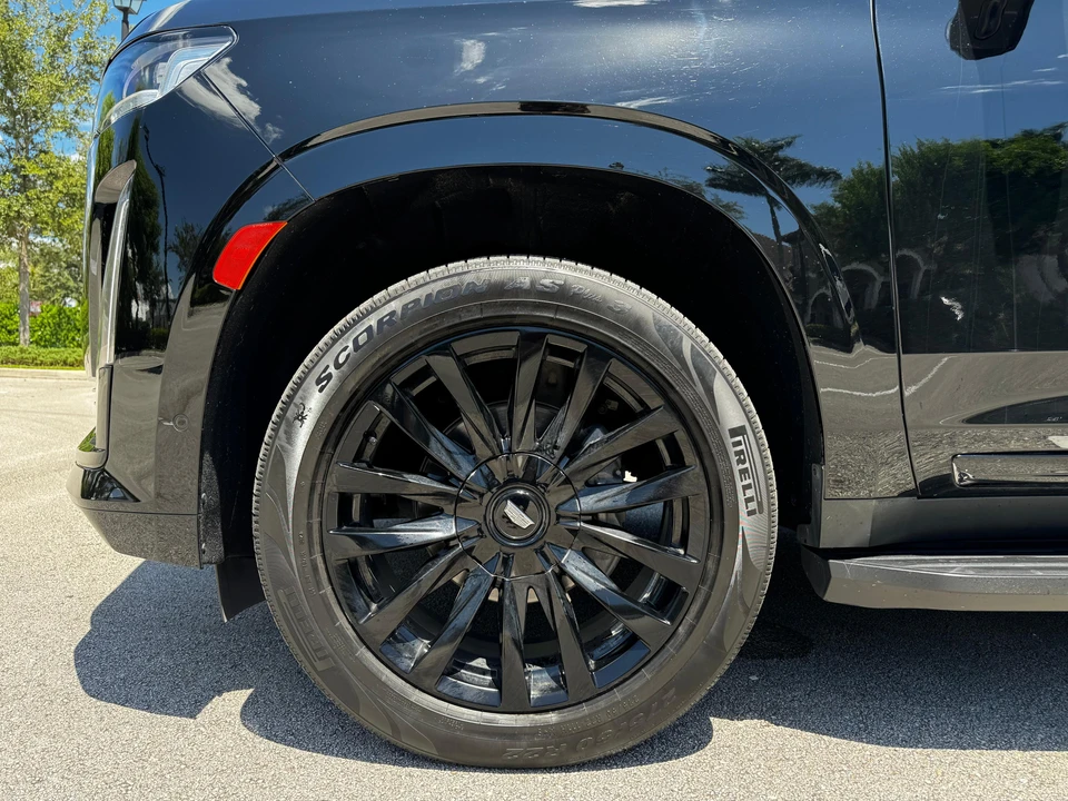 2021 Cadillac Escalade 5th Gen - Image 11 of 31
