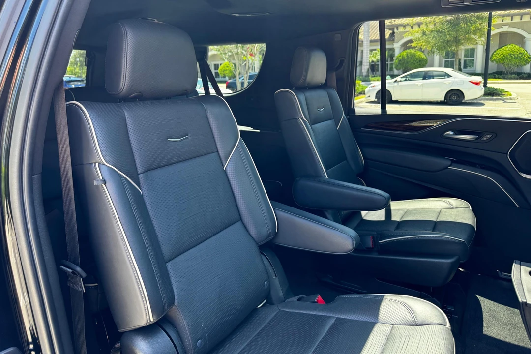 2021 Cadillac Escalade 5th Gen - Image 17 of 31