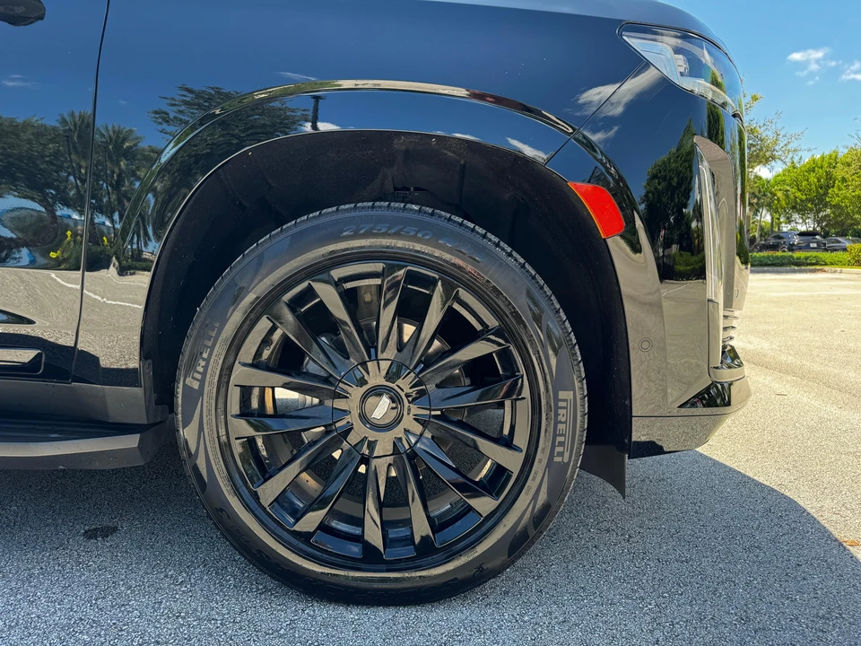 2021 Cadillac Escalade 5th Gen - Image 14 of 31