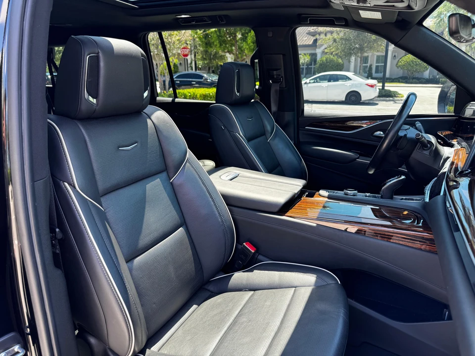 2021 Cadillac Escalade 5th Gen - Image 21 of 31