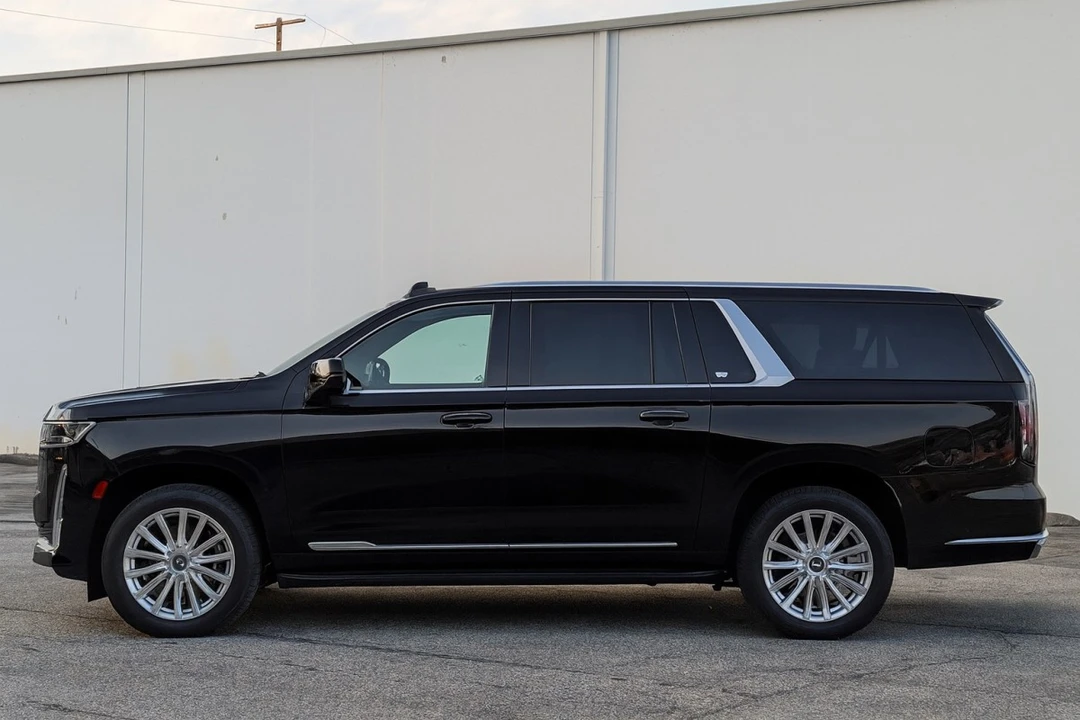 2021 Cadillac Escalade 5th Gen - Image 3 of 12