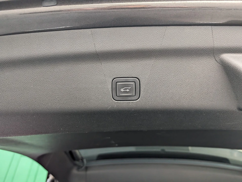 2021 Cadillac Escalade 5th Gen - Image 12 of 12