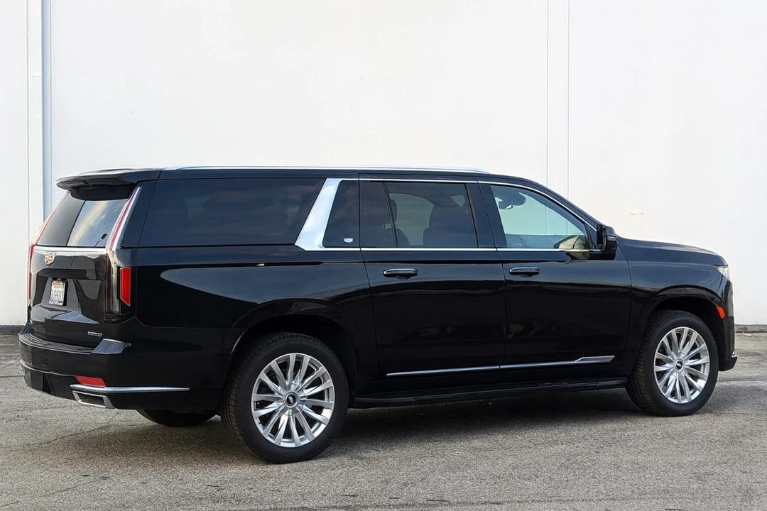 2021 Cadillac Escalade 5th Gen - Image 2 of 12
