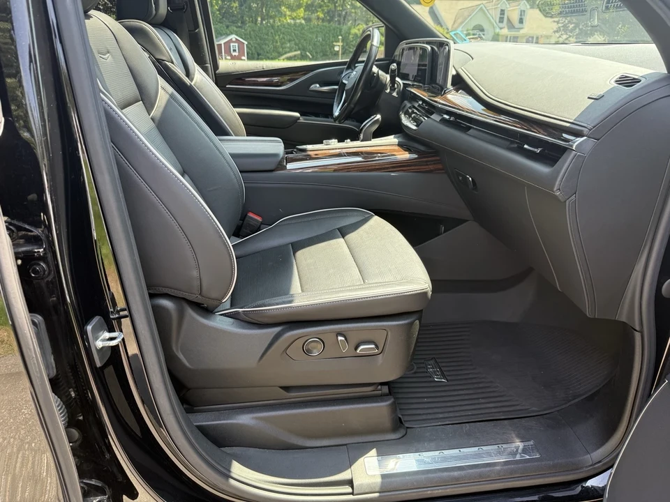 2021 Cadillac Escalade 5th Gen - Image 20 of 21