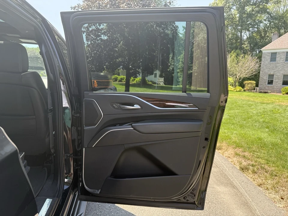 2021 Cadillac Escalade 5th Gen - Image 17 of 21