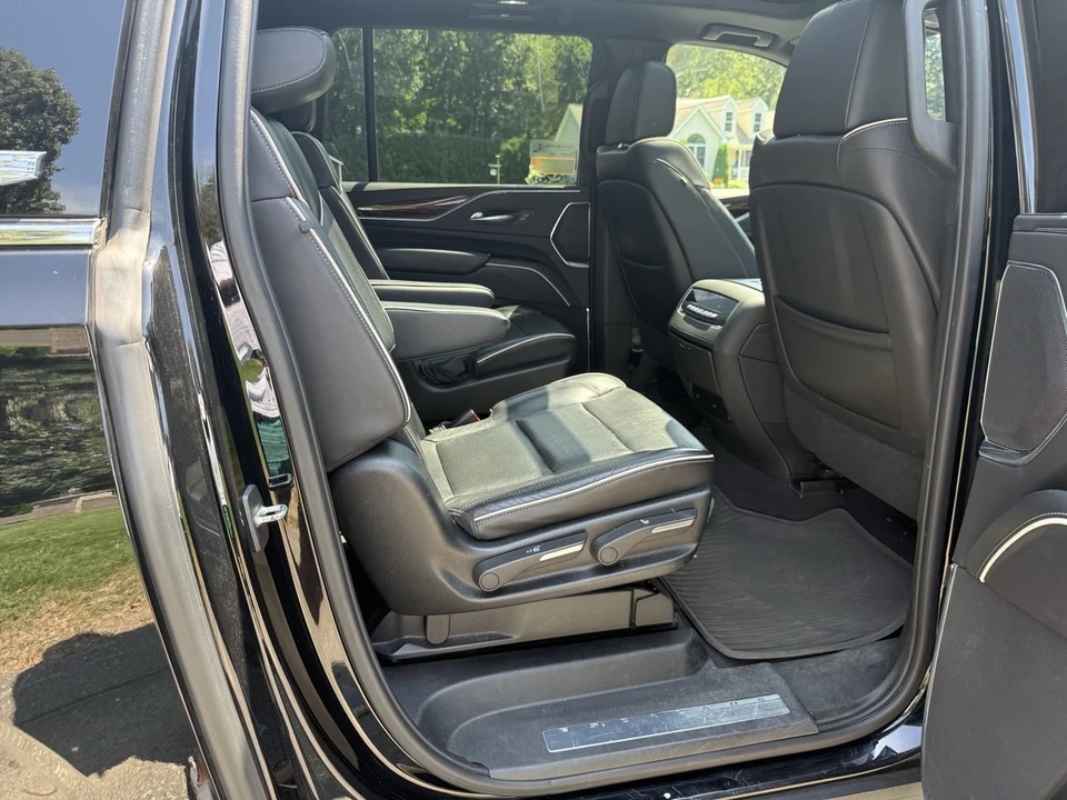 2021 Cadillac Escalade 5th Gen - Image 18 of 21