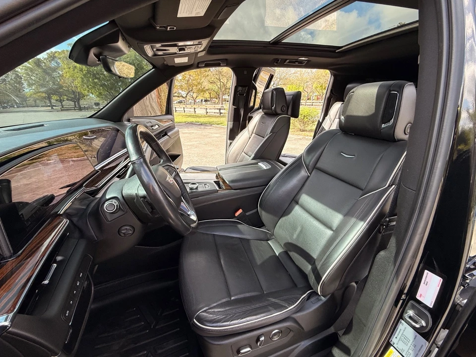 2021 Cadillac Escalade 5th Gen - Image 19 of 21