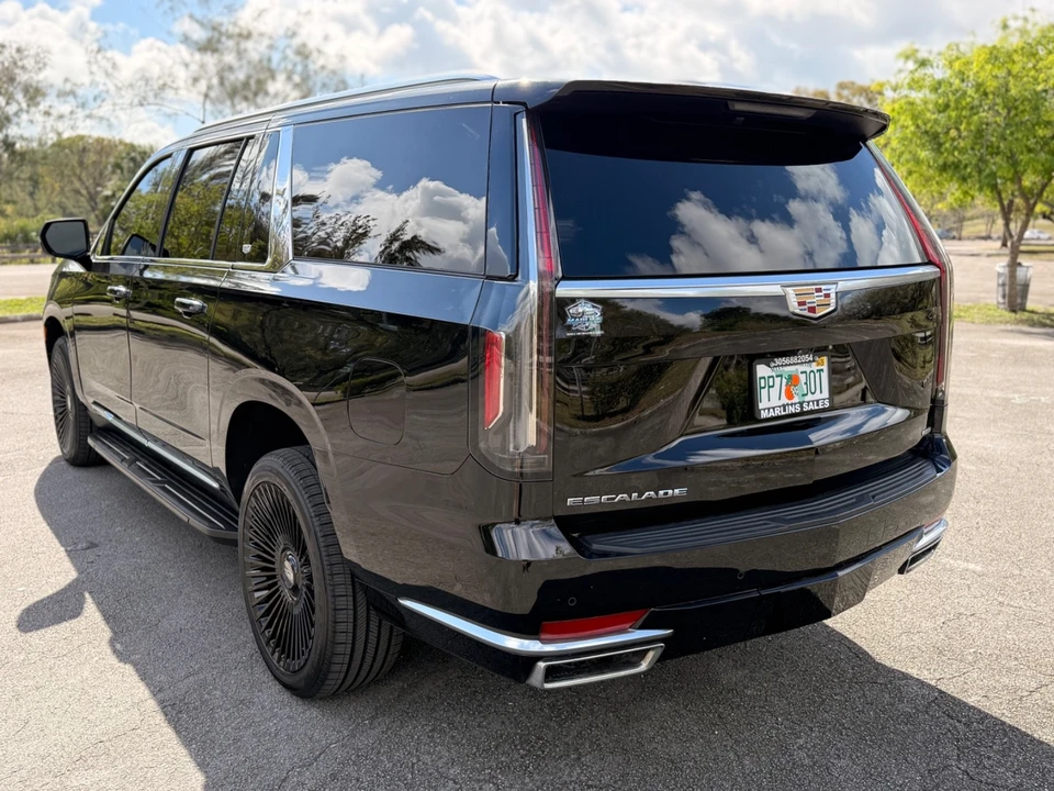 2021 Cadillac Escalade 5th Gen - Image 10 of 21