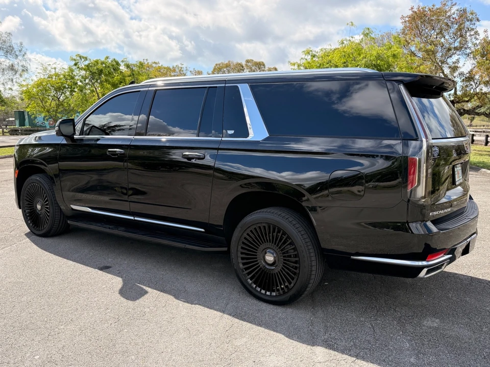 2021 Cadillac Escalade 5th Gen - Image 11 of 21